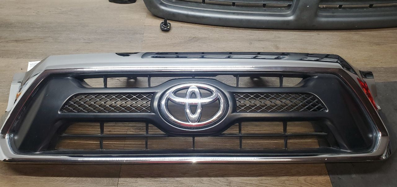 Grille Upper Chrome Surround Fits 12-15 TACOMA 1129109
