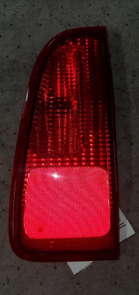 Passenger Right Tail Light Lid Mounted Fits 98-02 NAVIGATOR 1098371