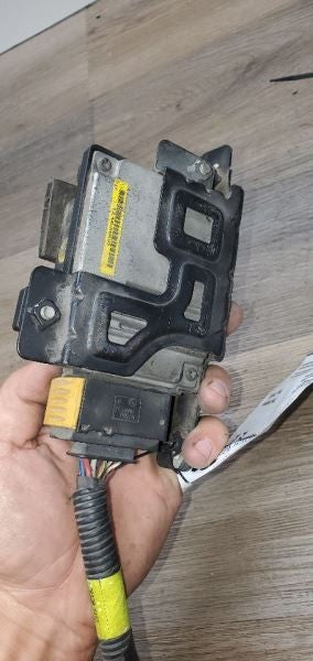 Chassis ECM Fuel Pump Controller Fits 13-17 AZERA 1076726