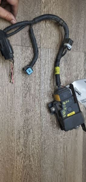 Chassis ECM Fuel Pump Controller Fits 13-17 AZERA 1076726