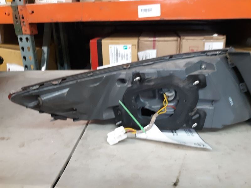 Passenger Right Tail Light Quarter Panel Mounted Fits 12-17 AZERA 474415