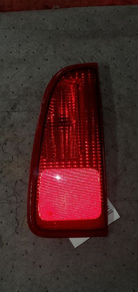 Passenger Right Tail Light Lid Mounted Fits 98-02 NAVIGATOR 1098371