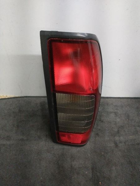 Passenger Tail Light Quarter Panel Mounted Fits 02-04 FRONTIER 897646