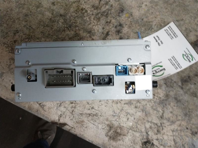 Audio Equipment Radio Receiver Am-fm-cd Fits 11-15 XJ 530840