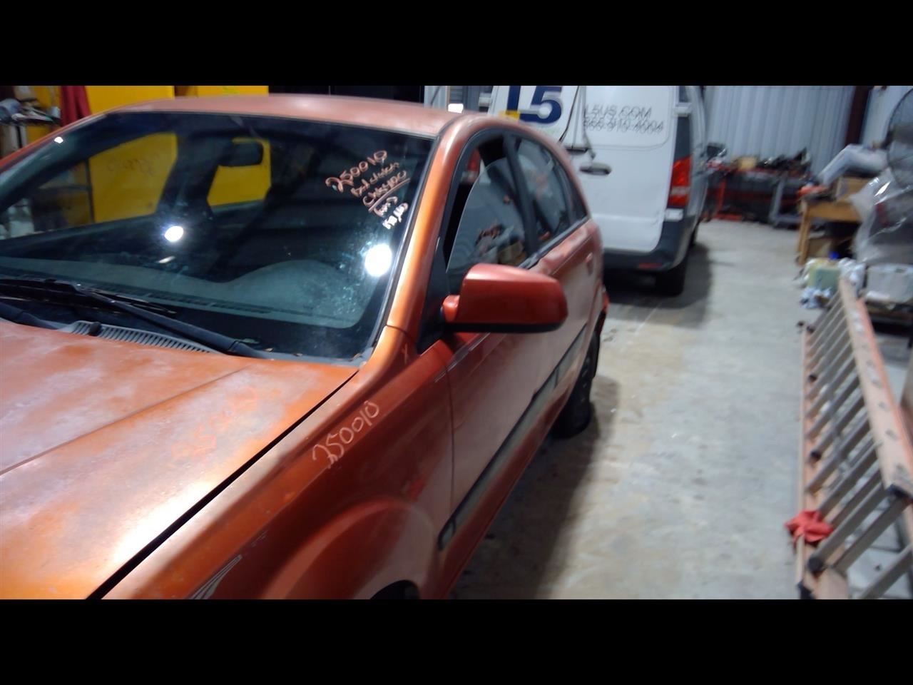 Passenger Front Spindle/Knuckle With Power Steering Fits 06-11 RIO 1098236