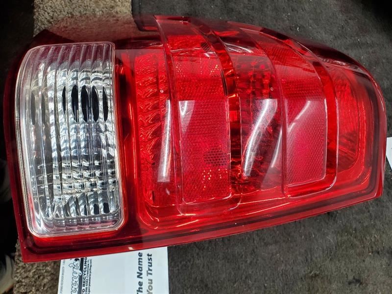 Driver Left Tail Light Fits 03-06 EXPEDITION 990375