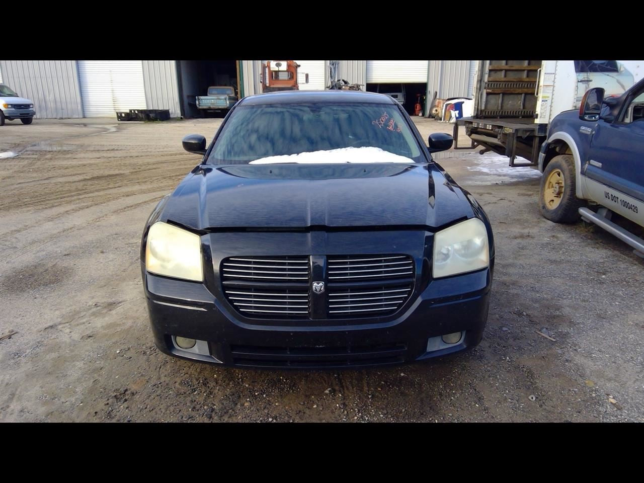 Passenger Right Front Spindle/Knuckle RWD Fits 05-11 300 1099564
