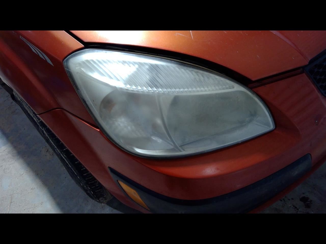 Passenger Front Spindle/Knuckle With Power Steering Fits 06-11 RIO 1098236