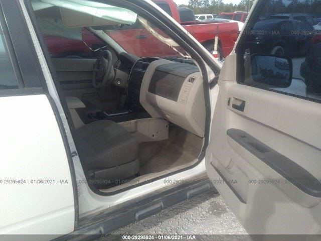 Audio Equipment Radio Receiver AM-FM-CD-MP3 Fits 11-12 ESCAPE 563533