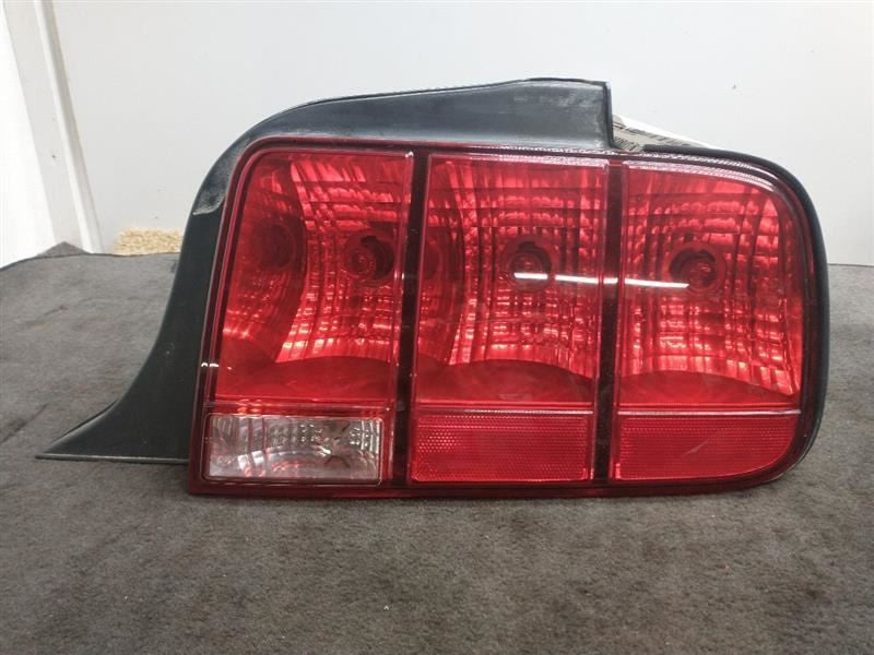 Passenger Right Tail Light Fits 05-09 MUSTANG 928235