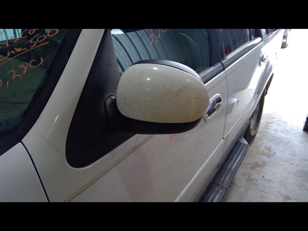 Driver Door Handle Exterior Door Handle Assembly Fits 00-02 NAVIGATOR 1098378