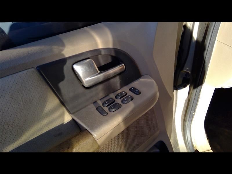 Driver Left Tail Light Fits 03-06 EXPEDITION 990375