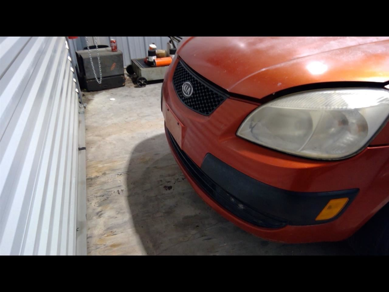 Passenger Front Spindle/Knuckle With Power Steering Fits 06-11 RIO 1098236