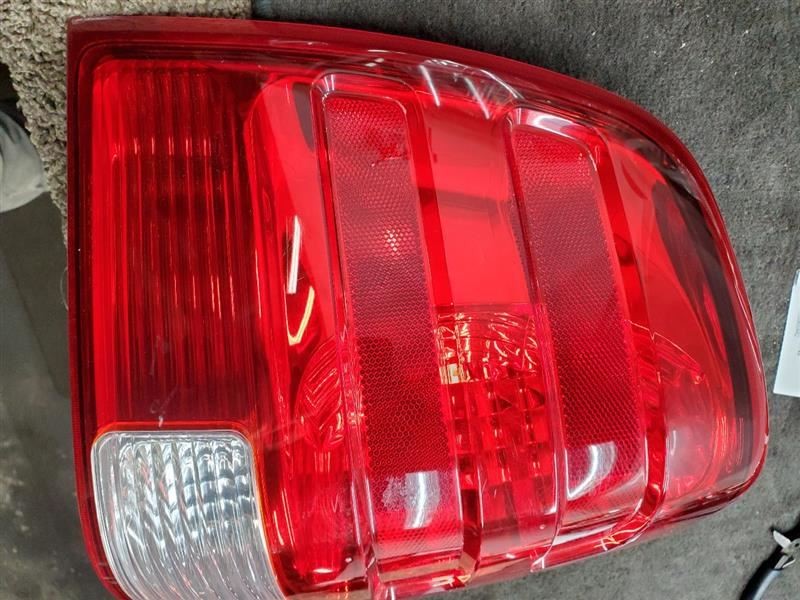 Driver Left Tail Light Fits 03-06 EXPEDITION 990375