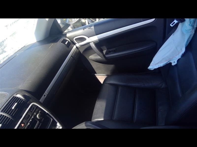 Driver Corner/Park Light Fog-driving Fits 03-06 PORSCHE CAYENNE 422103
