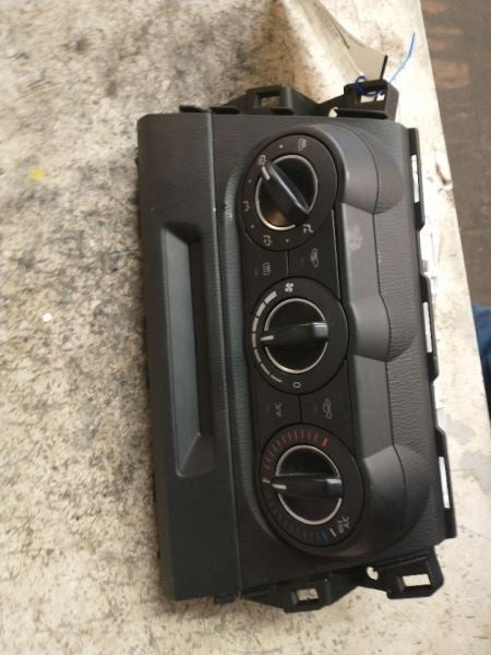 Temperature Control With AC Manual Temperature Control Fits 17 MAZDA 3 550403