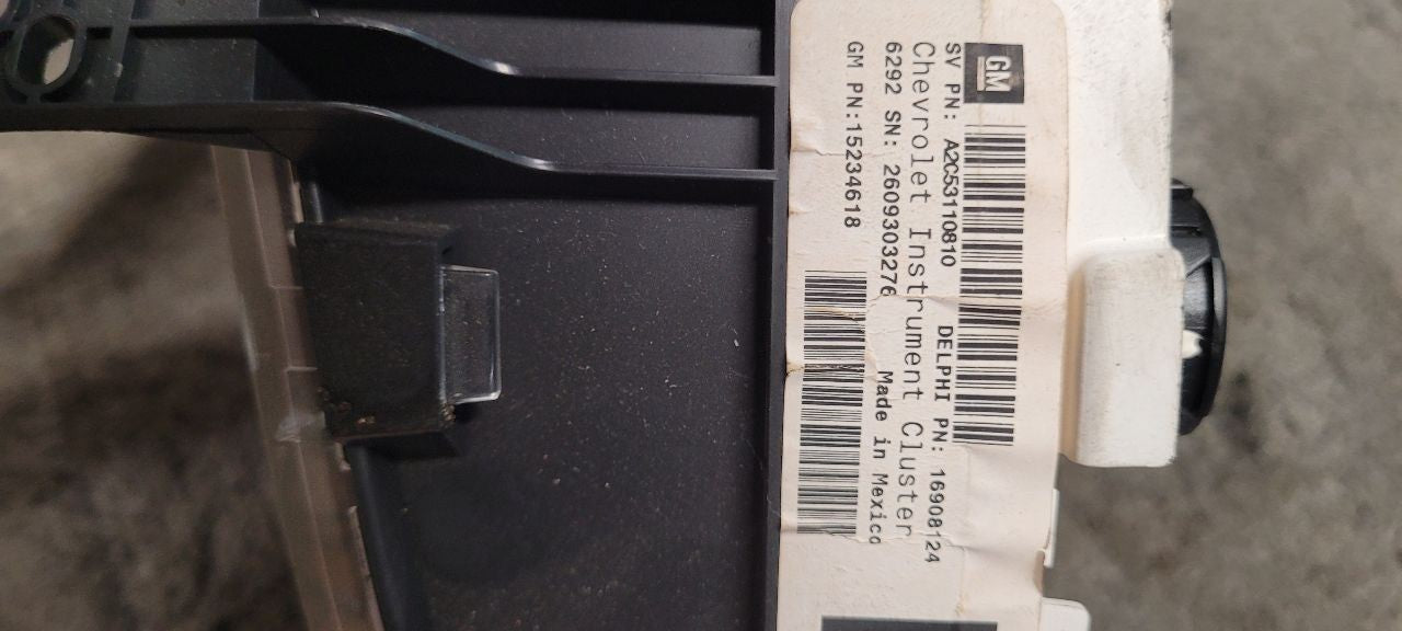 Speedometer Cluster Classic Style Emblem In Grille Fits 04-08 MALIBU 1076157