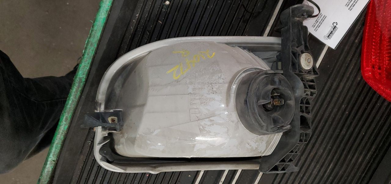 Passenger Right Headlight Fits 01-04 SEQUOIA 1103986