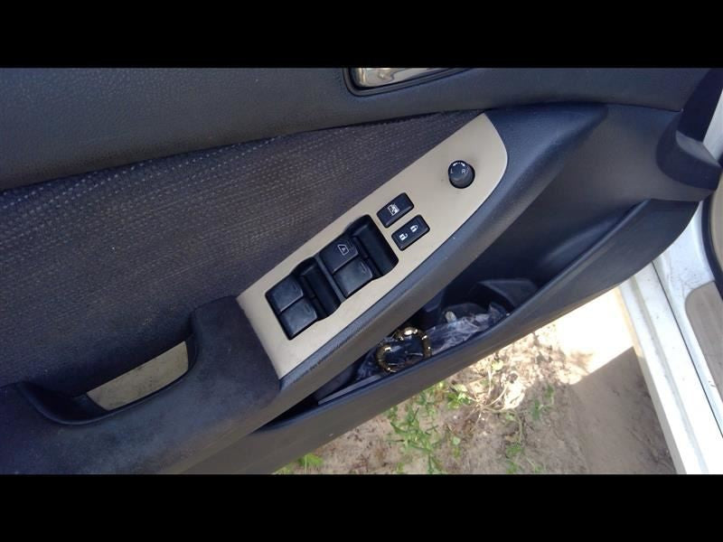 (BOX ONLY-NO TUBES)Air Cleaner Coupe 2.5L 4 Cylinder Fits 07-13 ALTIMA 1069243