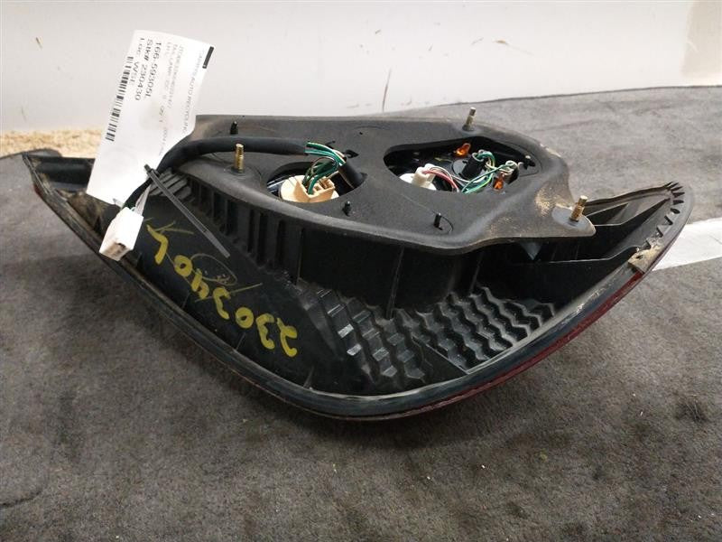 Driver Left Tail Light Fits 02-04 CAMRY 846683