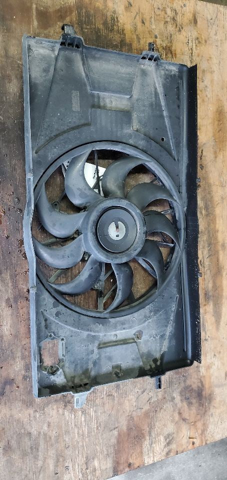 Radiator Fan Motor Fan Assembly Fits 05-10 COBALT 1095338