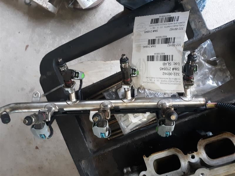 Fuel Injection Parts Fuel Injector 3.6L Fits 08-10 VUE 700644