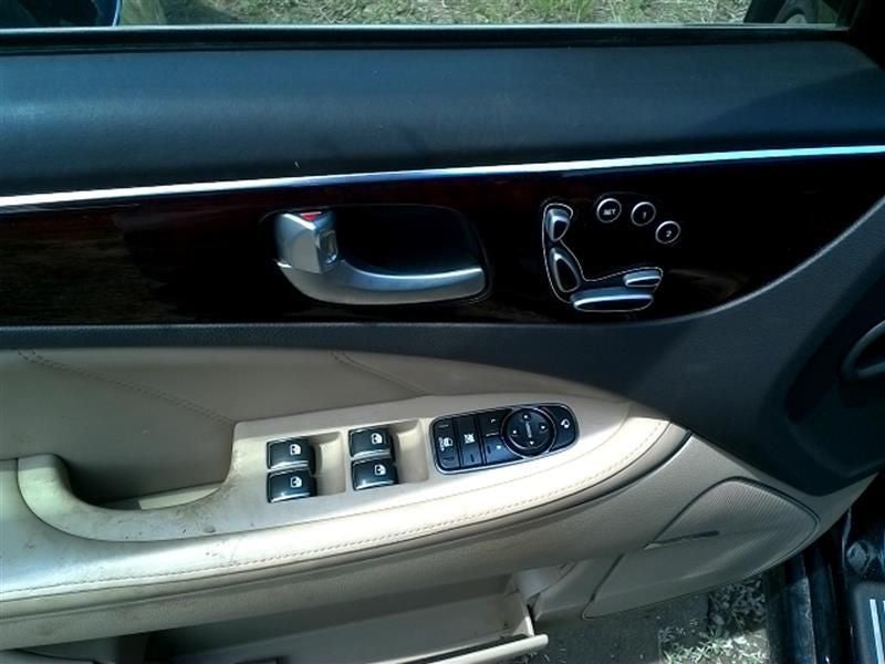 Audio Equipment Radio Control Rear Audio Only Fits 11-13 EQUUS 292282