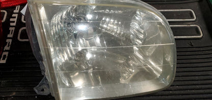 Passenger Right Headlight Fits 01-04 SEQUOIA 1103986