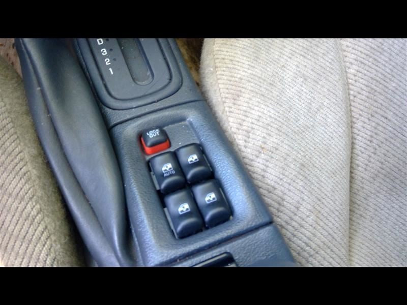 Driver Left Tail Light Quarter Panel Mounted Fits 03-05 CAVALIER 754424