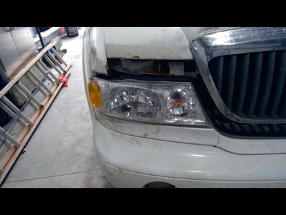 Passenger Right Tail Light Lid Mounted Fits 98-02 NAVIGATOR 1098371