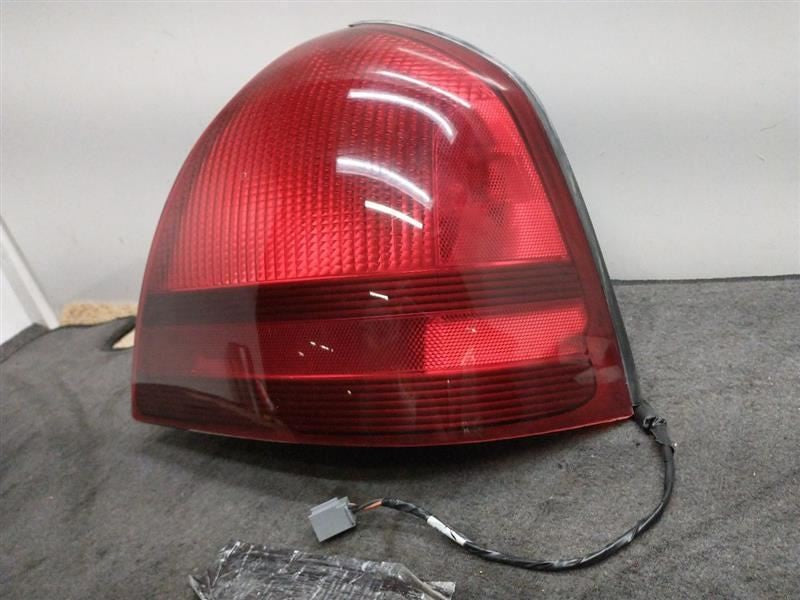 Passenger Tail Light Quarter Panel Mounted Fits 03-11 GRAND MARQUIS 848105