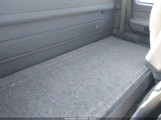 Passenger Corner/Park Light Side Marker Fits 92-97 FORD F250 PICKUP 1136227