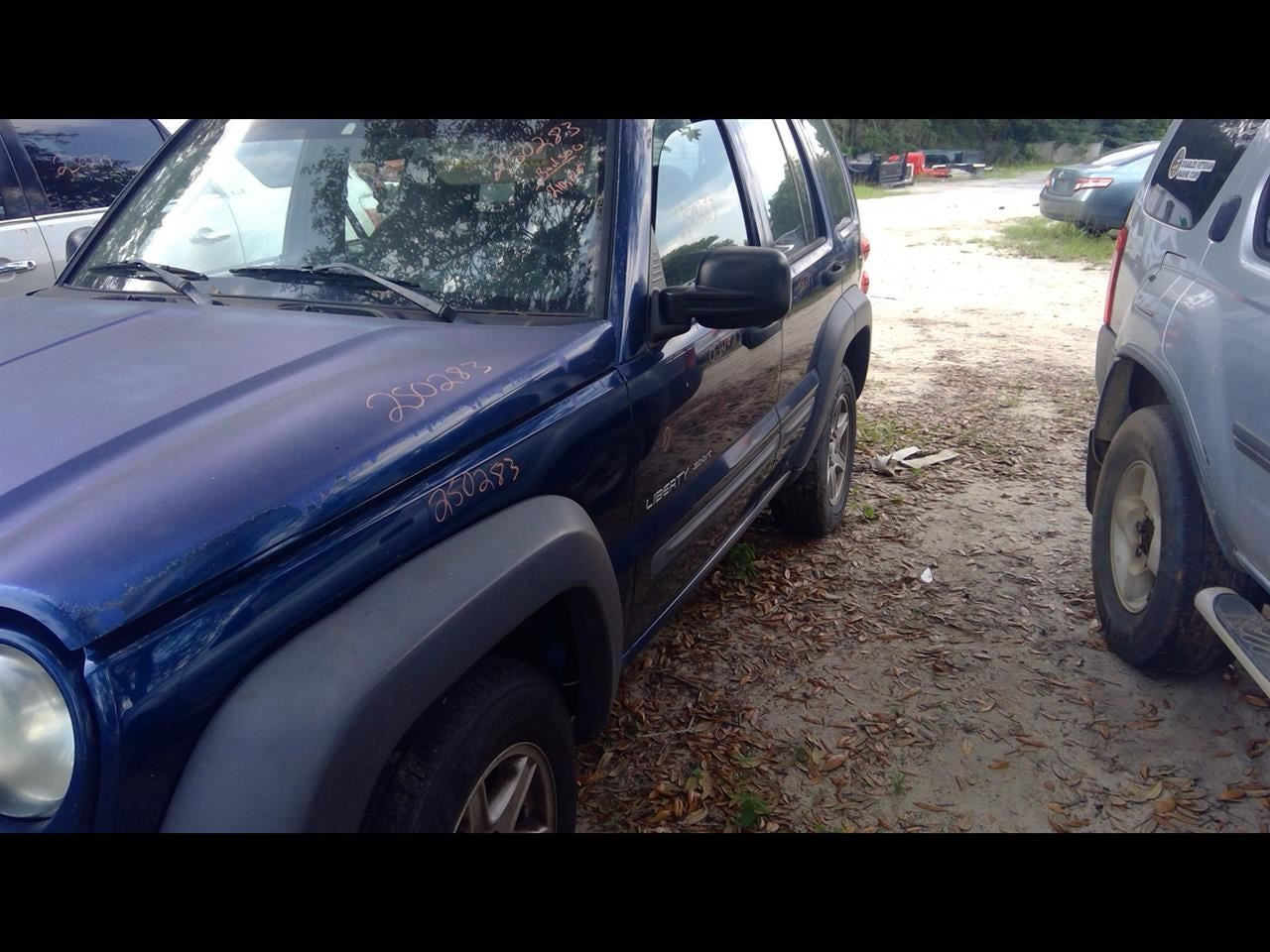 Passenger Right Front Spindle/Knuckle Fits 02-07 LIBERTY 1126736