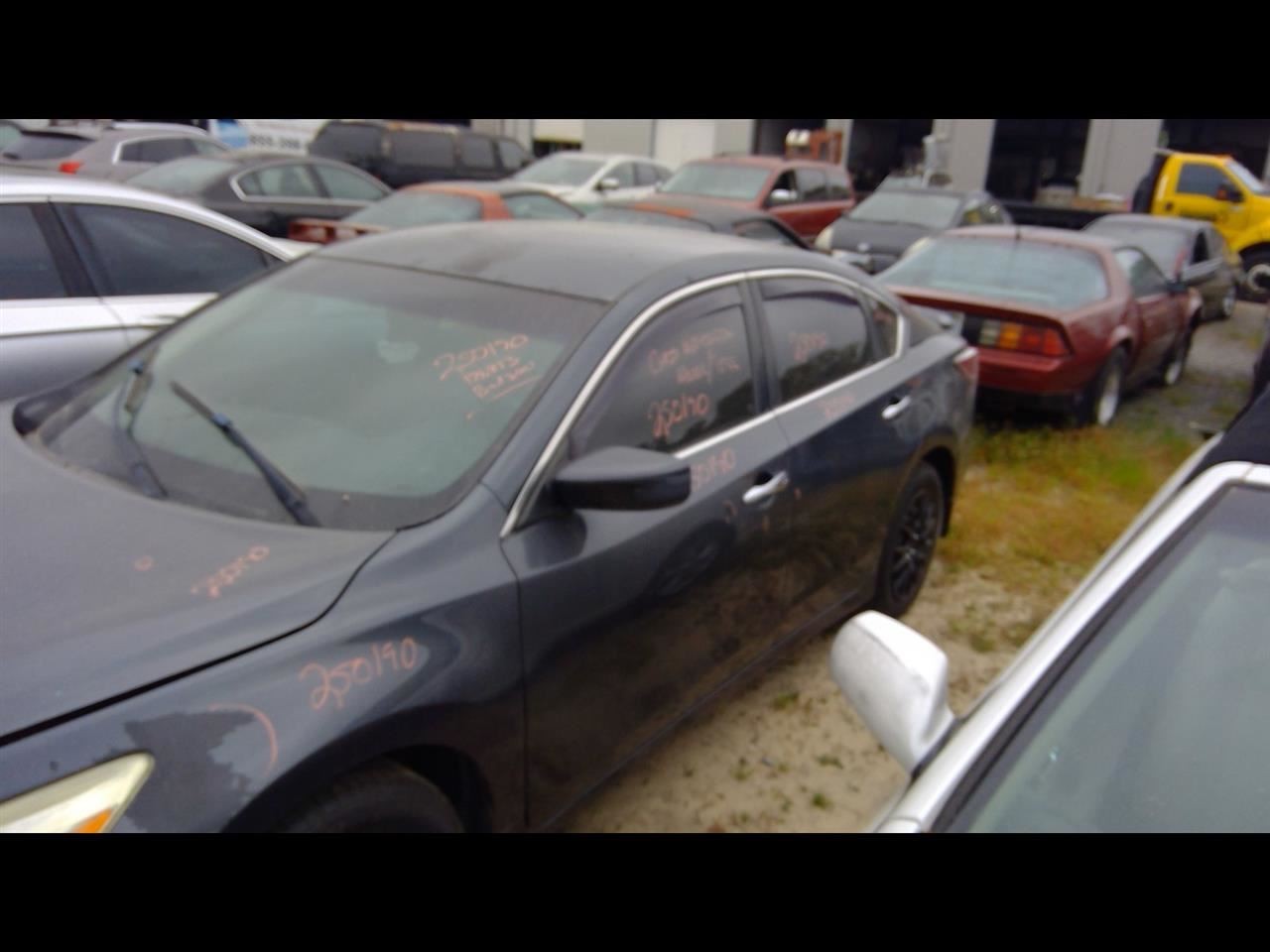 Alternator 4 Cylinder Fits 13-17 ALTIMA 1118204