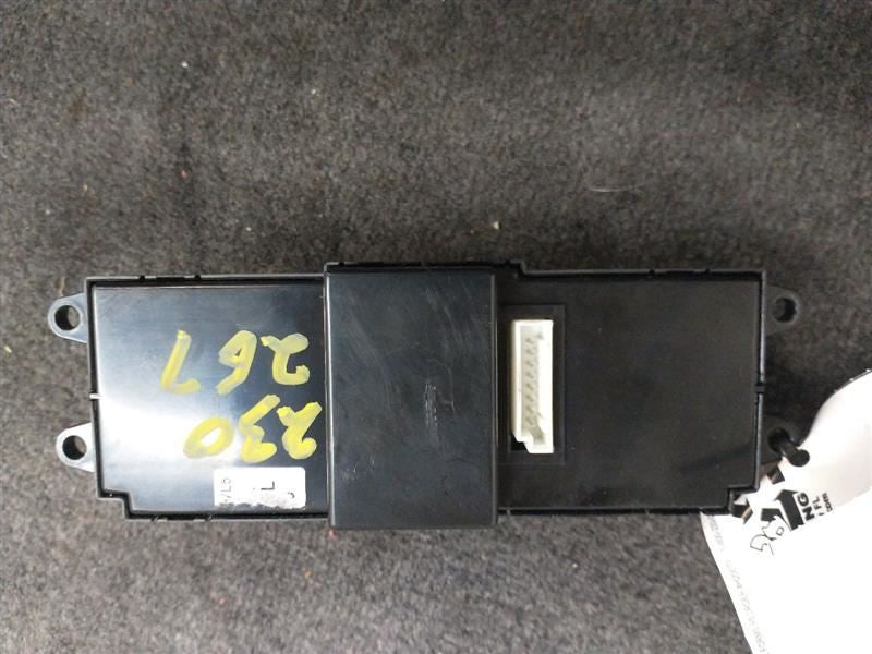 Audio Equipment Radio Control Rear Audio Only Fits 11-13 EQUUS 744680