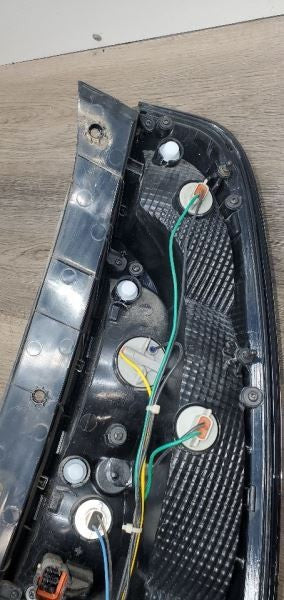 Driver Left Tail Light Model Incandescent Fits 14-19 SOUL 1076752
