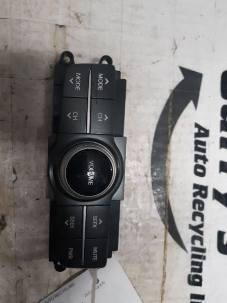 Audio Equipment Radio Control Rear Audio Only Fits 11-13 EQUUS 292282