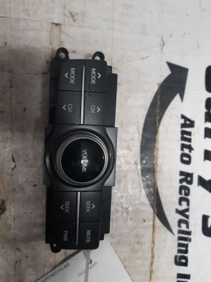 Audio Equipment Radio Control Rear Audio Only Fits 11-13 EQUUS 292282